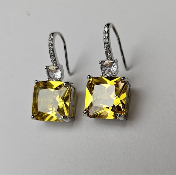 Elegant Dangle Earrings-Citrine and Silver (NWOT) - Picture 11 of 11